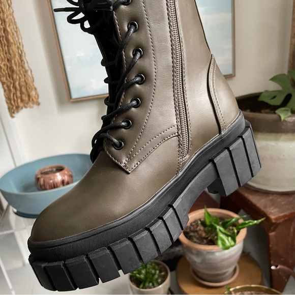 ASOS Truffle Collection chunky lace up ankle boots in khaki (olive green) - Picture 3 of 13